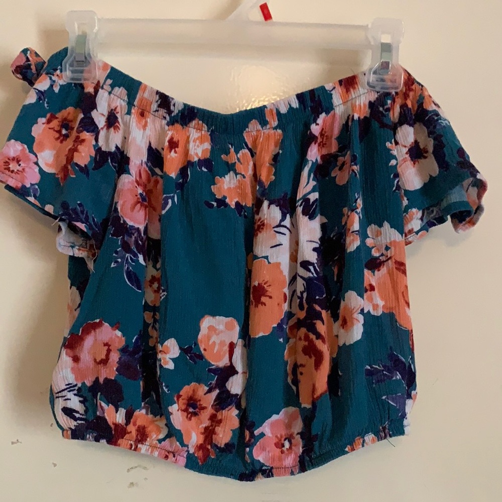 Off shoulder shirt
